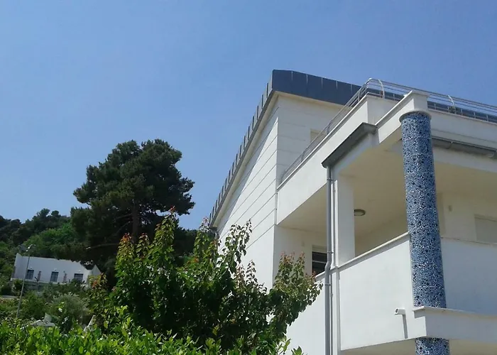 Just Blue Монтесильвано